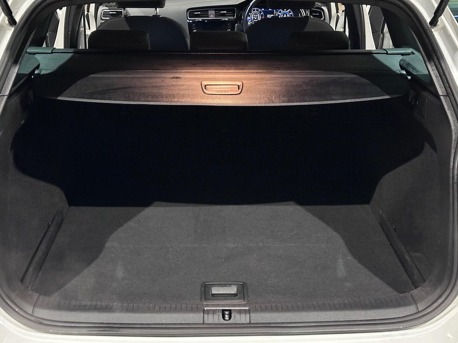 Used Volkswagen Golf 2017 for sale - 76865738: Photo 30