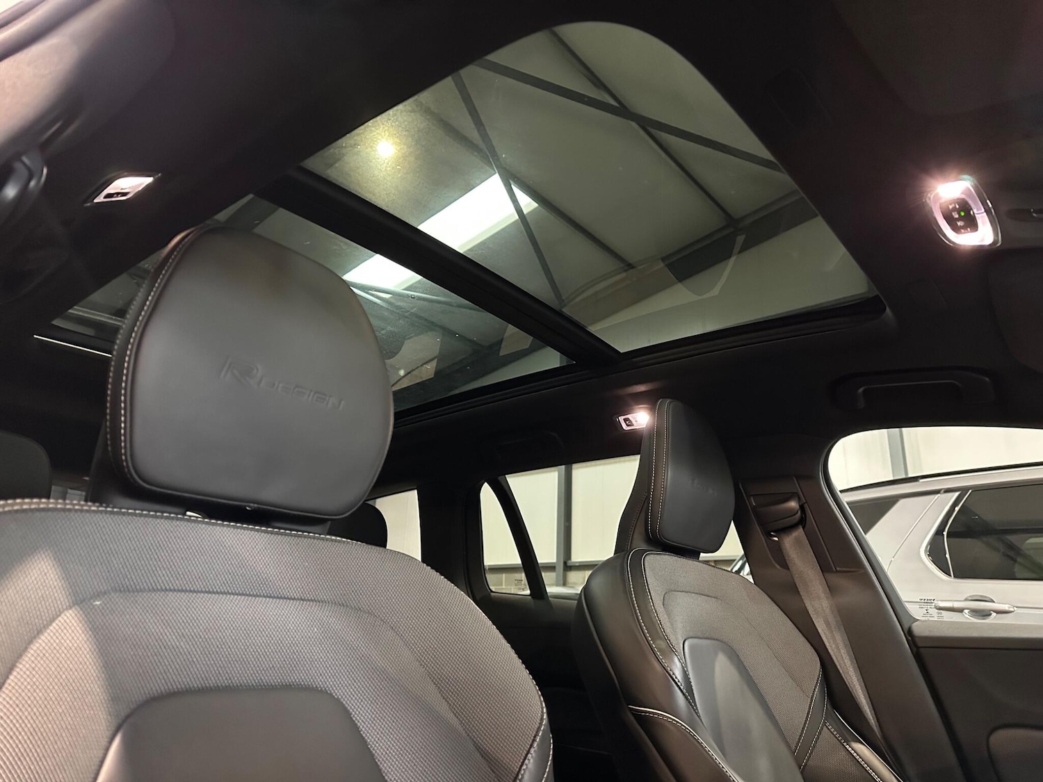 Used Volvo V60 2019 for sale - 76136530: Photo 16