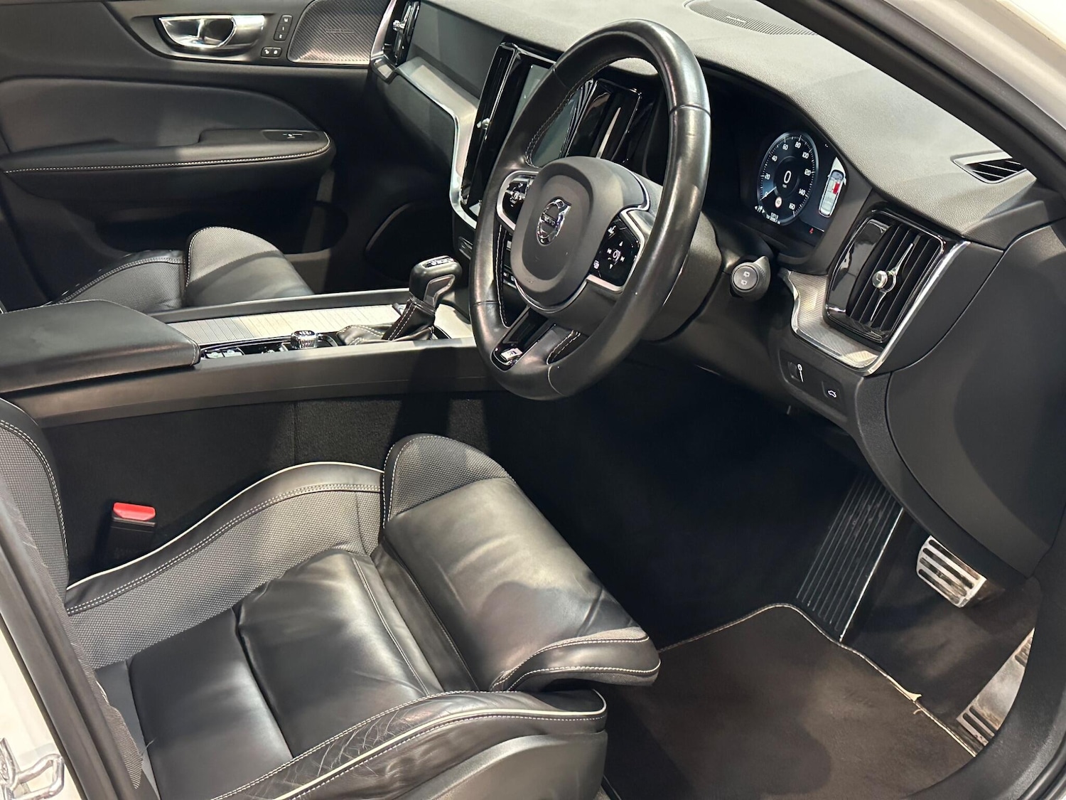 Used Volvo V60 2019 for sale - 76136530: Photo 19