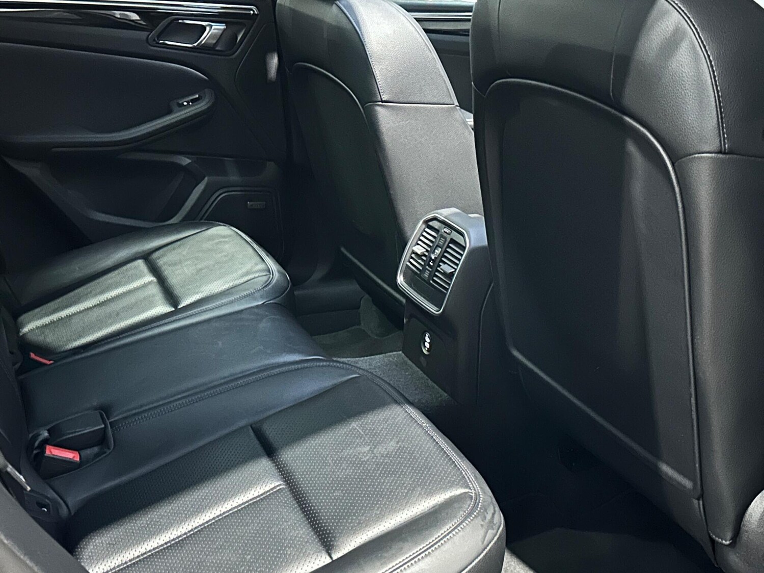 Used Porsche Macan 2025 for sale - 76511786: Photo 14