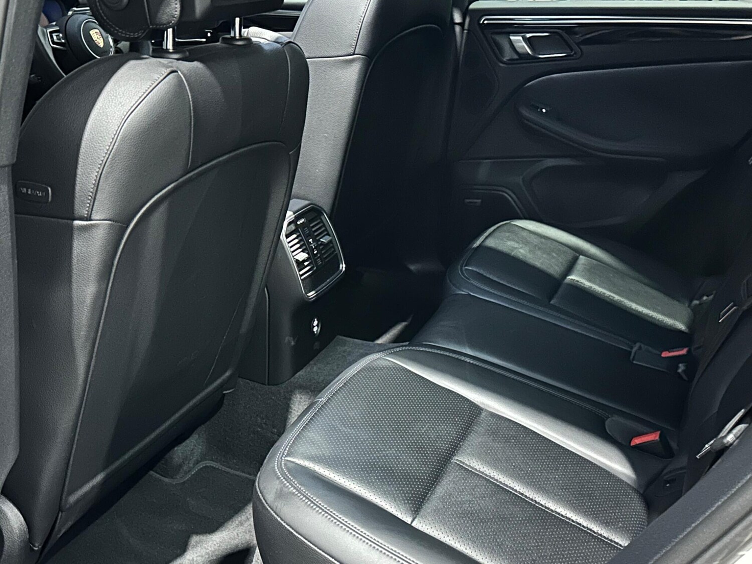 Used Porsche Macan 2025 for sale - 76511786: Photo 15