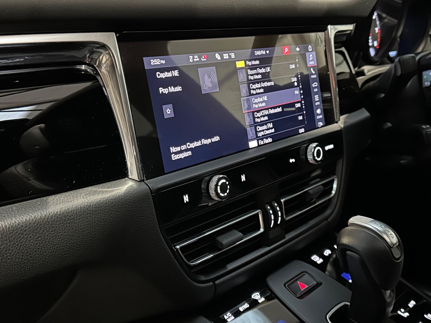 Used Porsche Macan 2025 for sale - 76511786: Photo 23