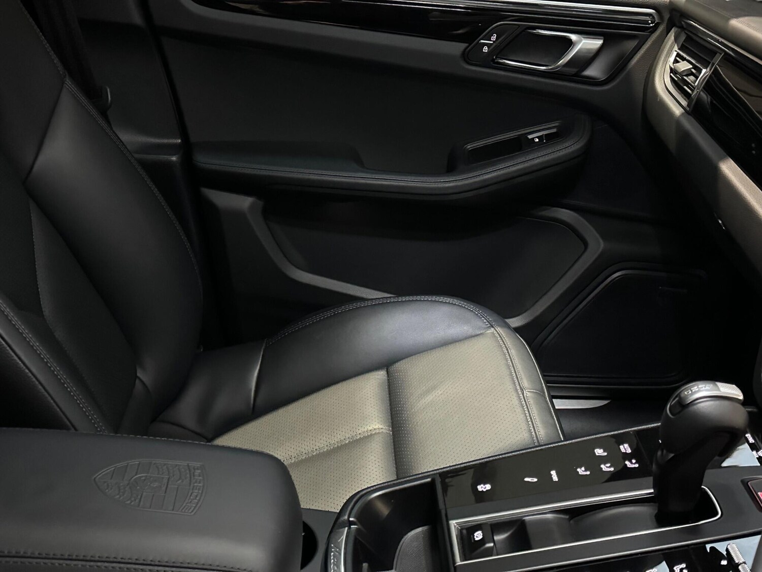 Used Porsche Macan 2025 for sale - 76511786: Photo 49