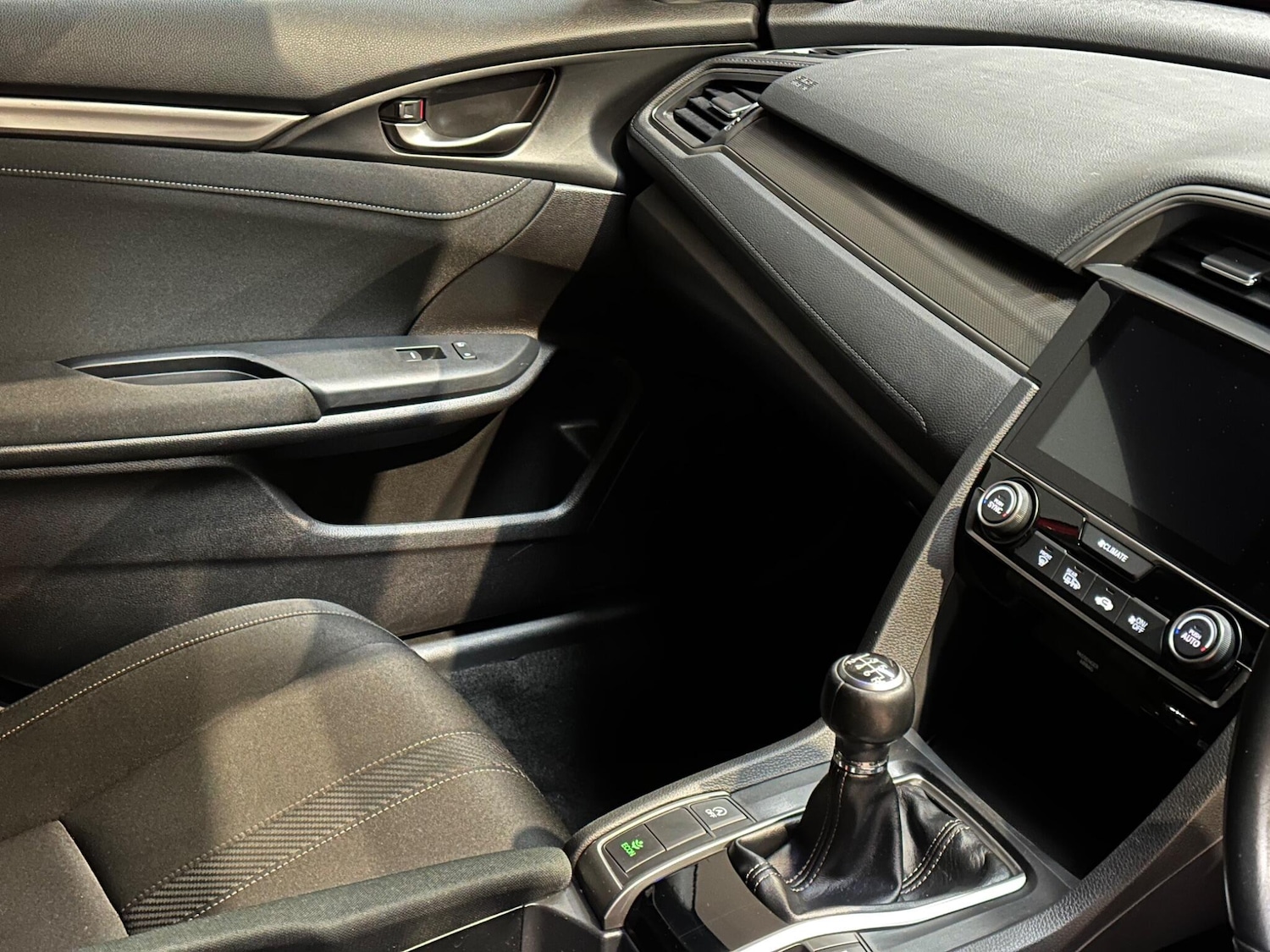 Used Honda Civic 2019 for sale - 76422619: Photo 13