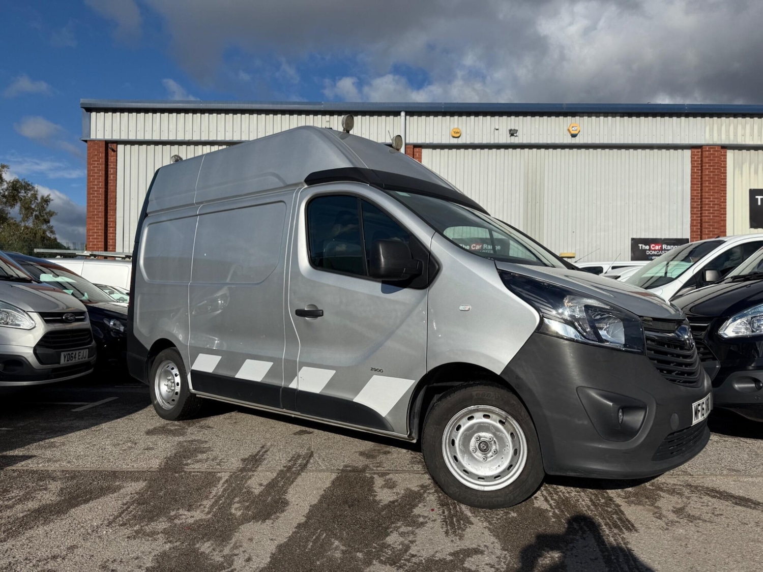 Used Vauxhall Vivaro 2016 for sale - 76361232: Photo 1