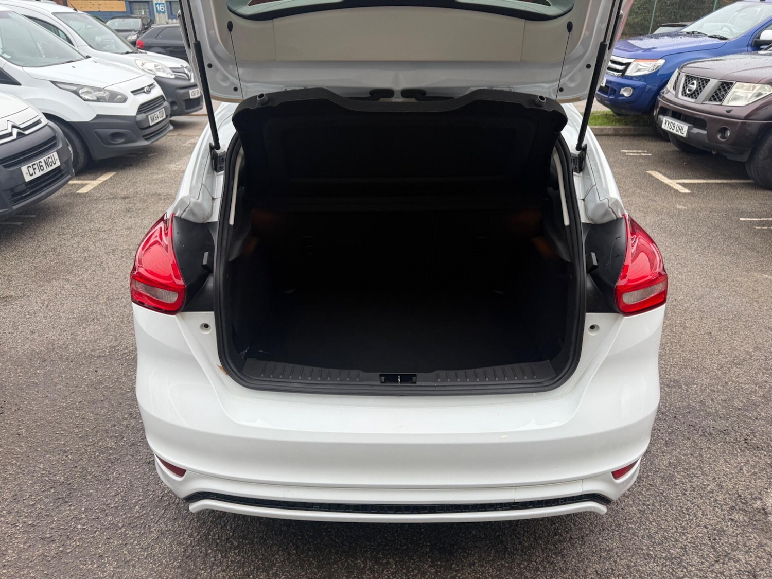 Used Ford Focus 2015 for sale - 77040699: Photo 10