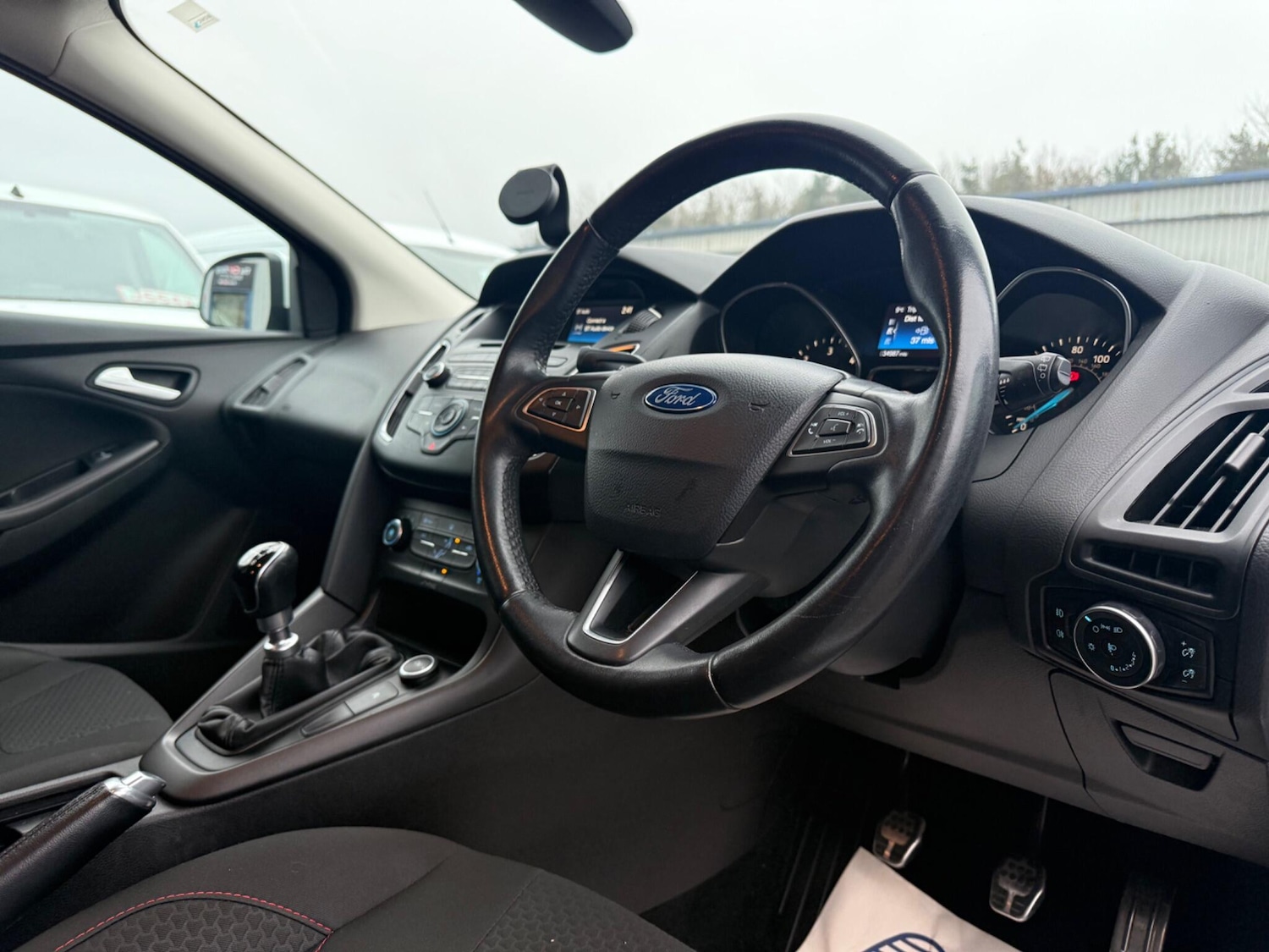 Used Ford Focus 2015 for sale - 77040699: Photo 13