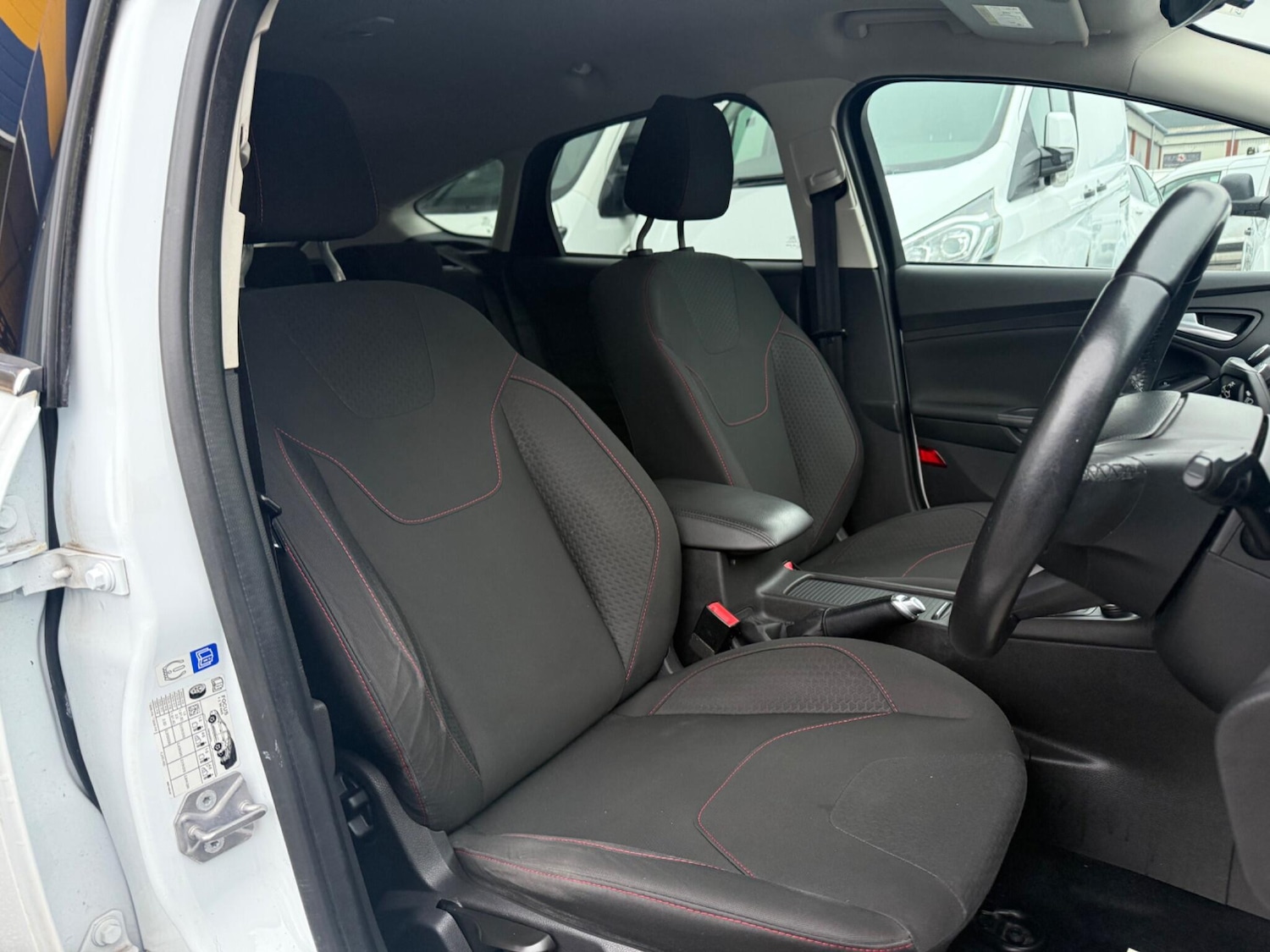 Used Ford Focus 2015 for sale - 77040699: Photo 19