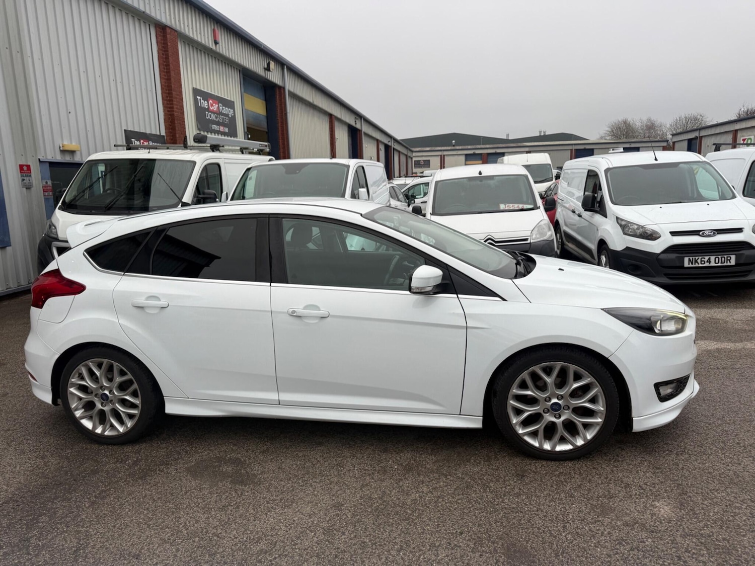 Used Ford Focus 2015 for sale - 77040699: Photo 2