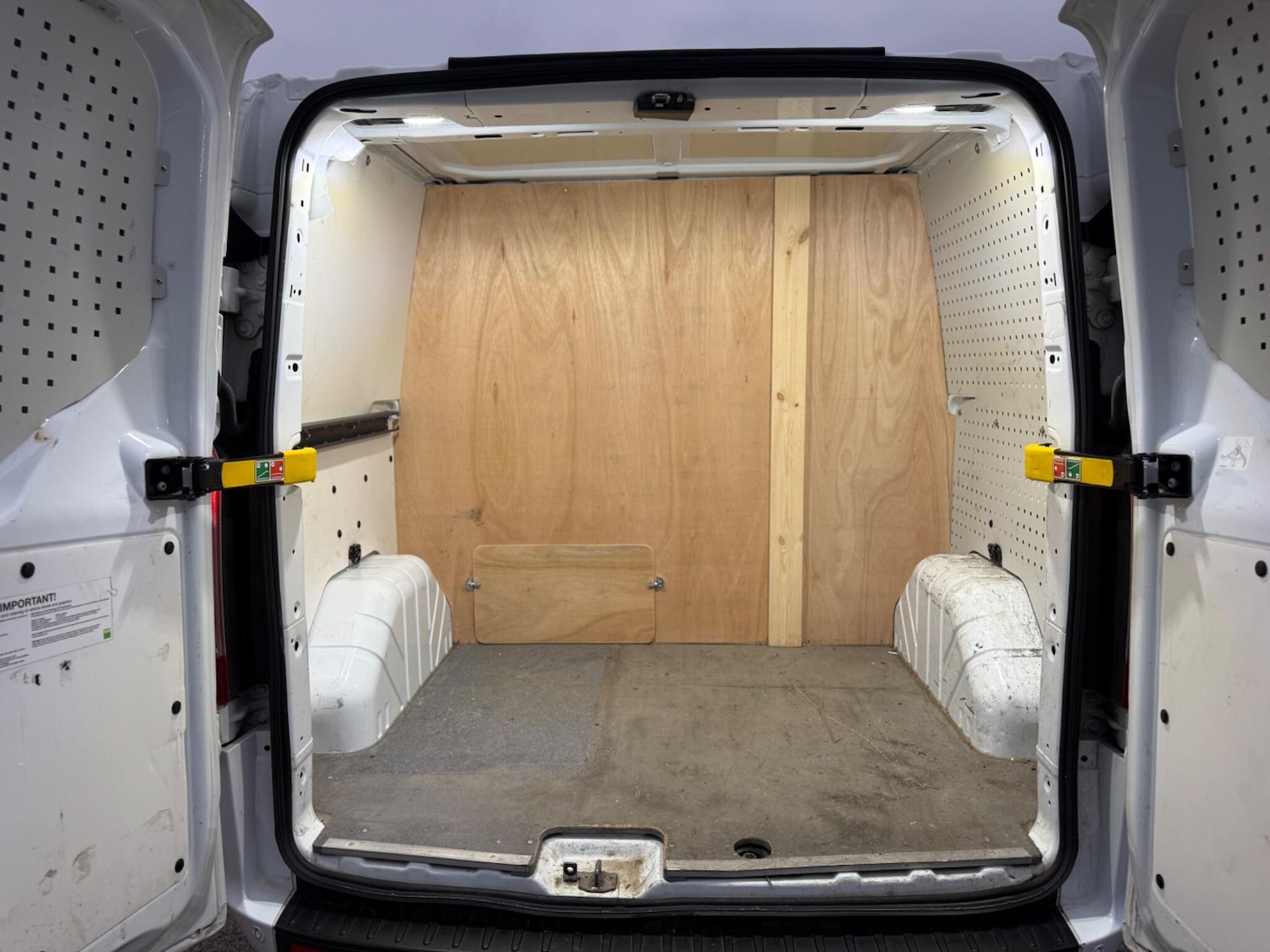 Used Ford Transit Custom 2019 for sale - 76990422: Photo 16