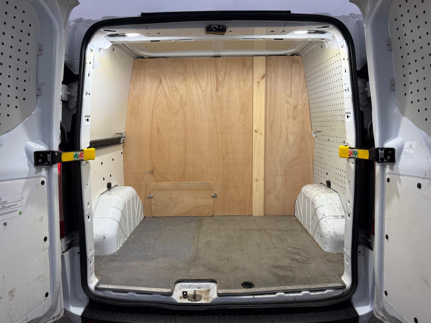 Used Ford Transit Custom 2019 for sale - 76990422: Photo 17