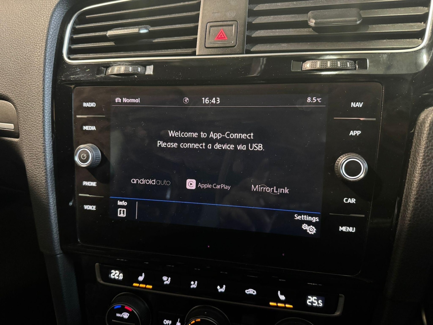 Used Volkswagen Golf 2018 for sale - 77794176: Photo 21