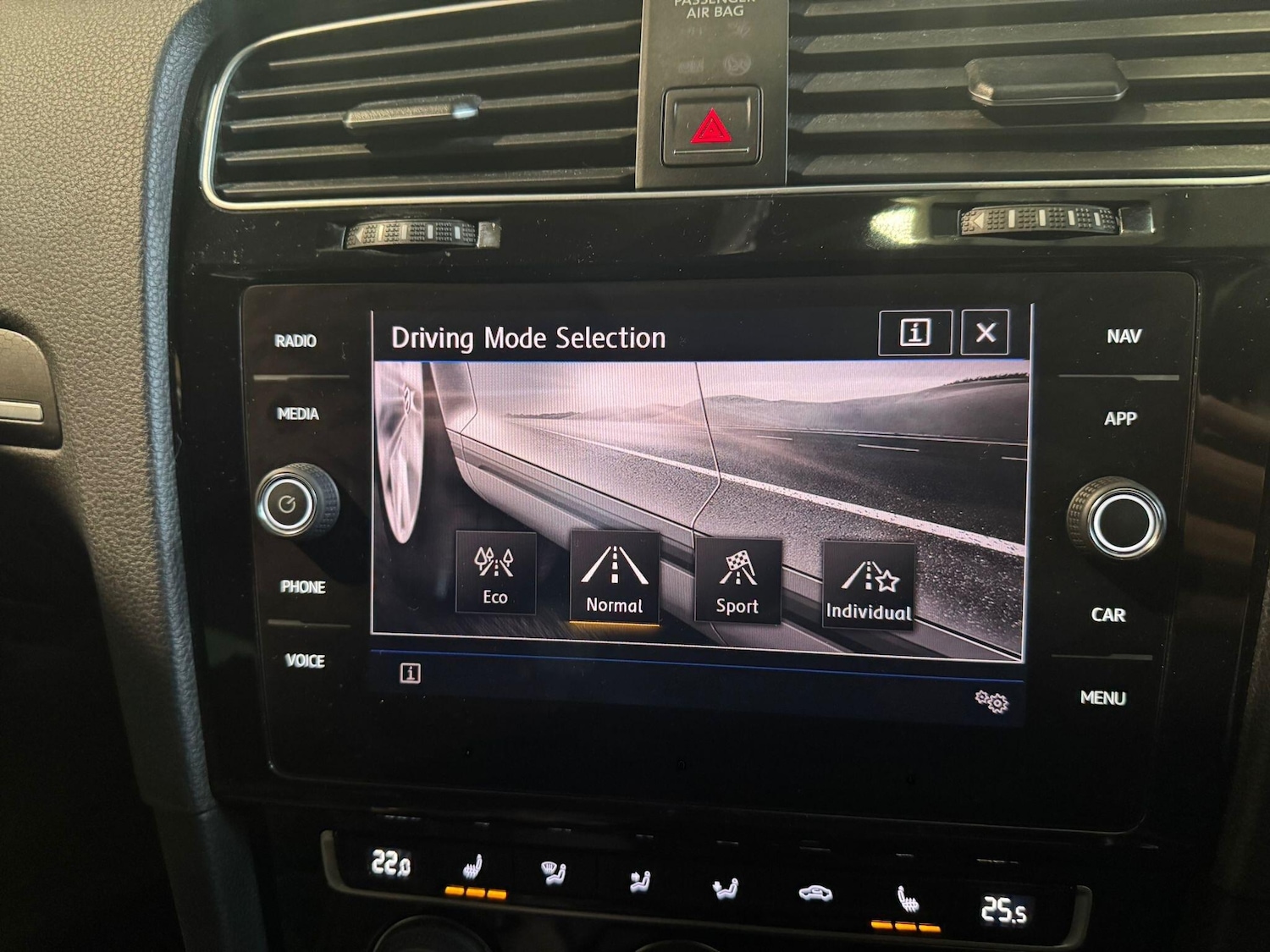 Used Volkswagen Golf 2018 for sale - 77794176: Photo 25