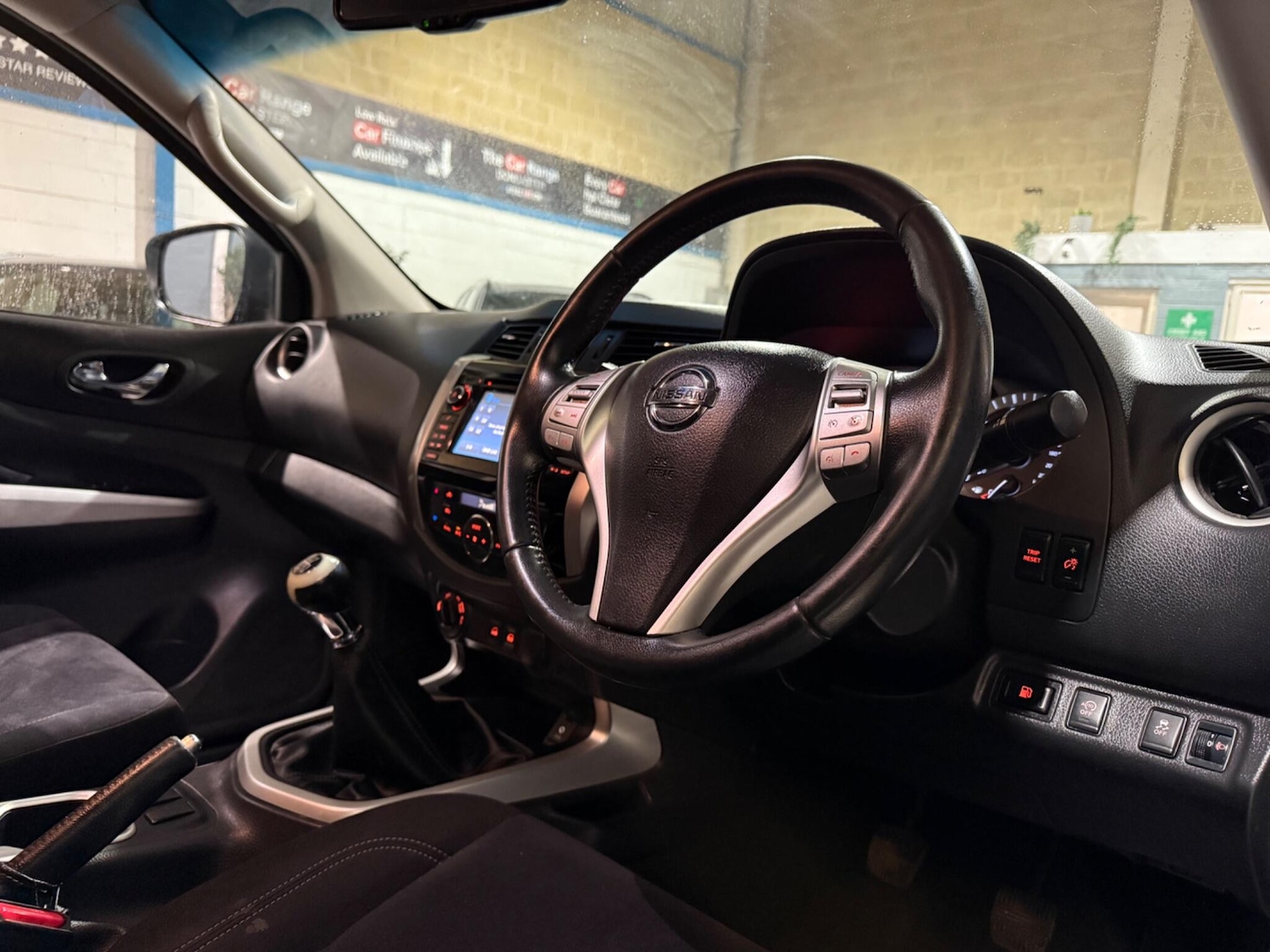 Used Nissan Navara 2017 for sale - 77395808: Photo 24