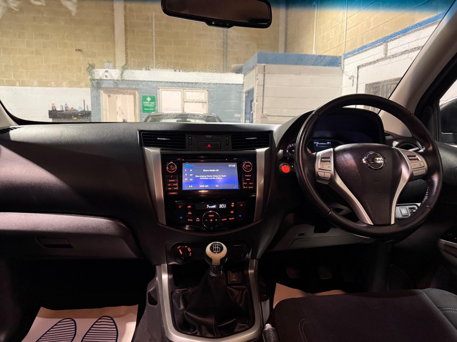 Used Nissan Navara 2017 for sale - 77395808: Photo 25