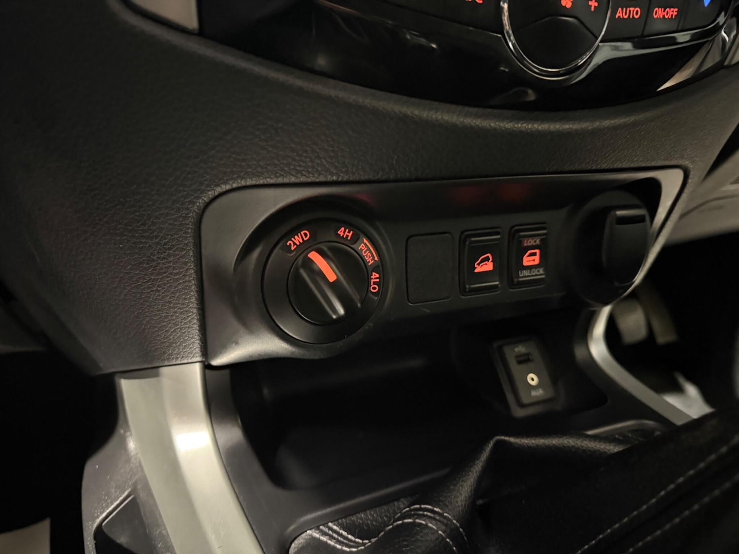 Used Nissan Navara 2017 for sale - 77395808: Photo 33