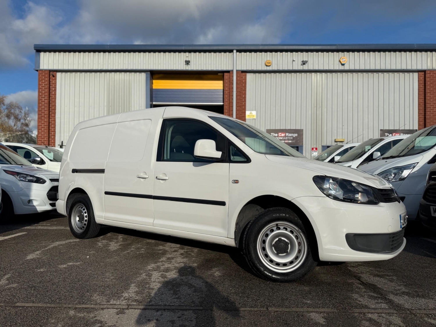 Used Volkswagen Caddy Maxi 2015 for sale - 76521503: Photo 1