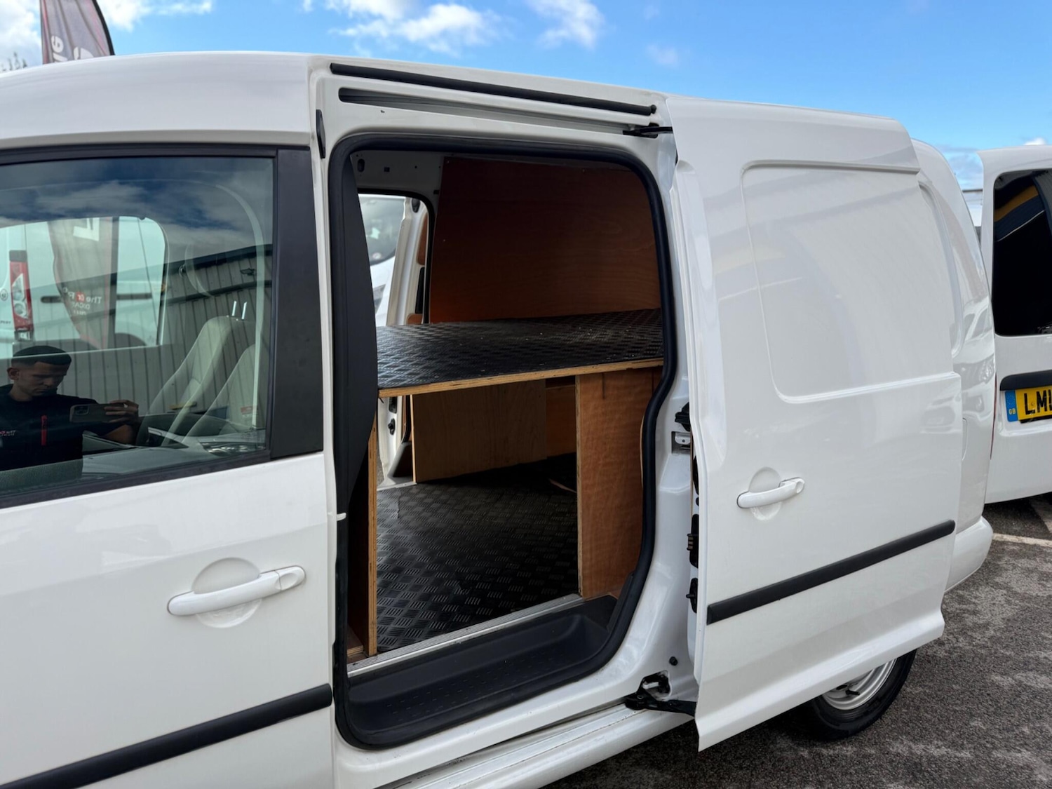 Used Volkswagen Caddy Maxi 2015 for sale - 76521503: Photo 13