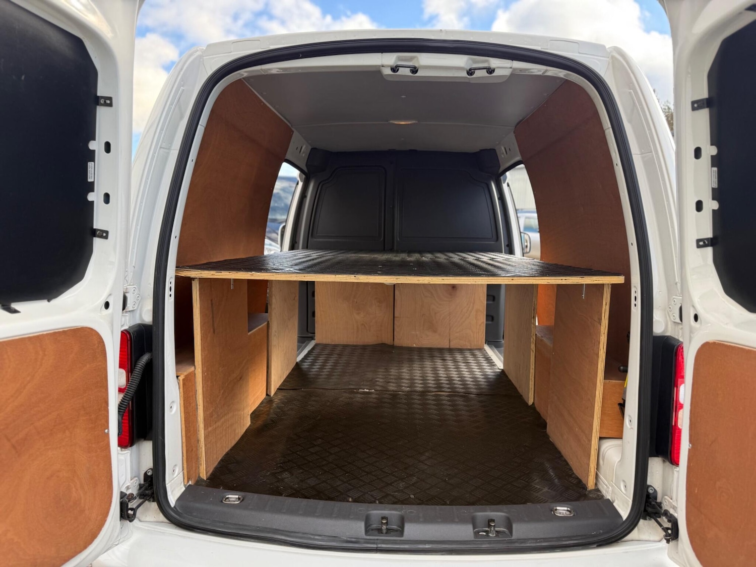 Used Volkswagen Caddy Maxi 2015 for sale - 76521503: Photo 14