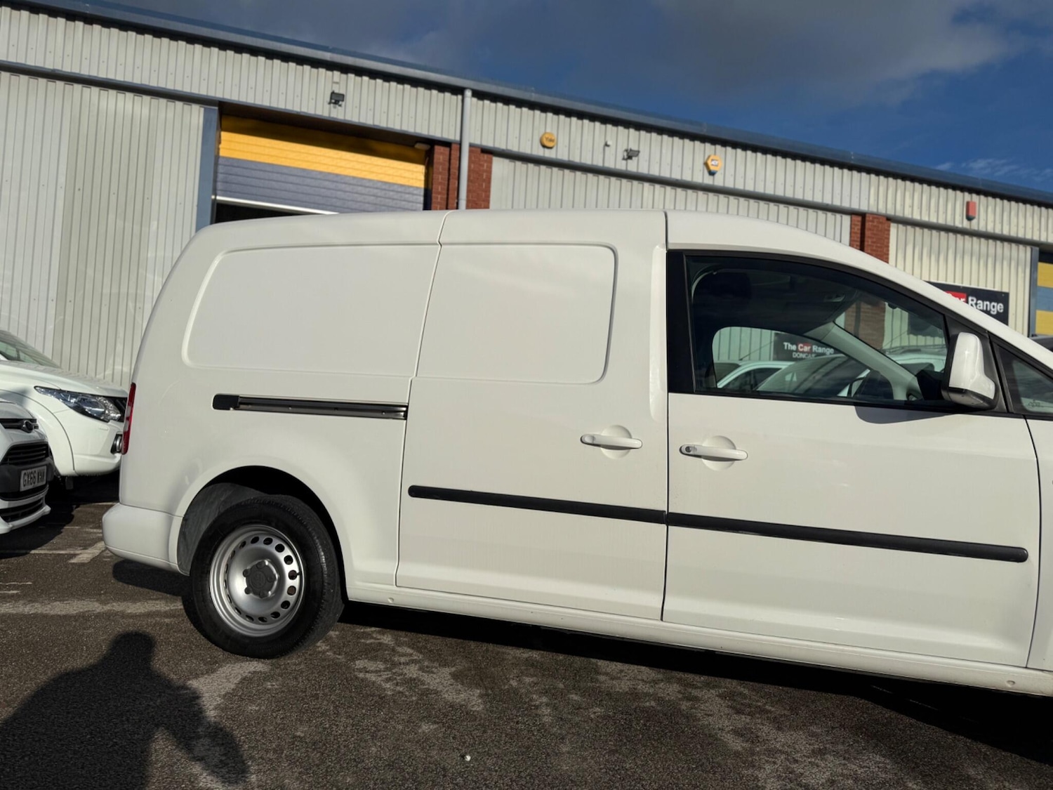 Used Volkswagen Caddy Maxi 2015 for sale - 76521503: Photo 2