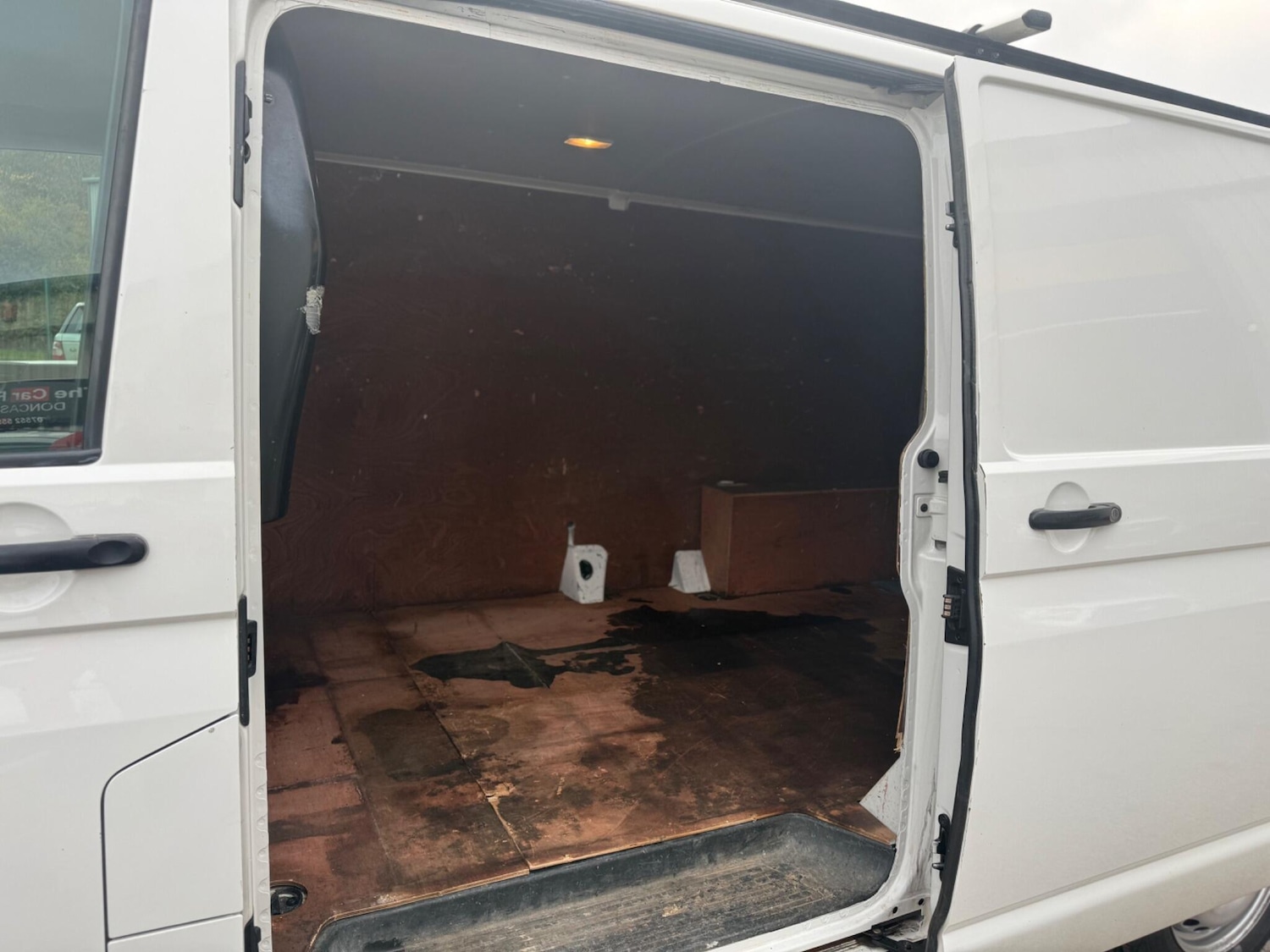 Used Volkswagen Transporter 2015 for sale - 76990234: Photo 12