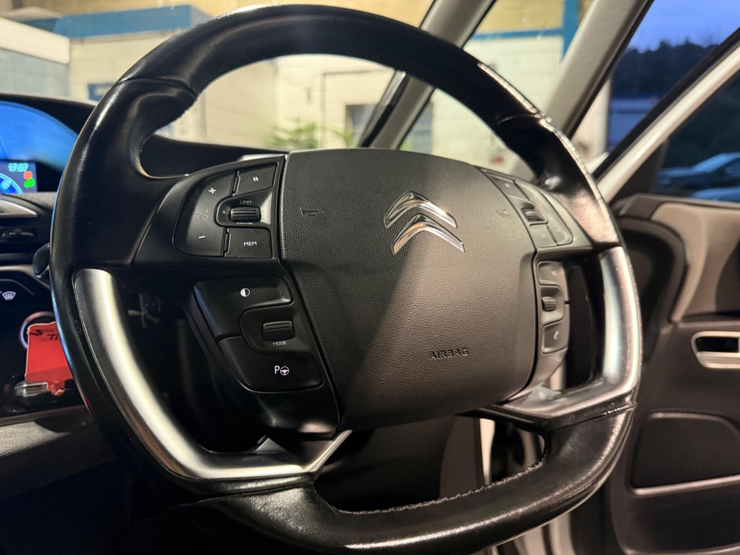 Used Citroen C4 Grand Picasso 2016 for sale - 76849585: Photo 24