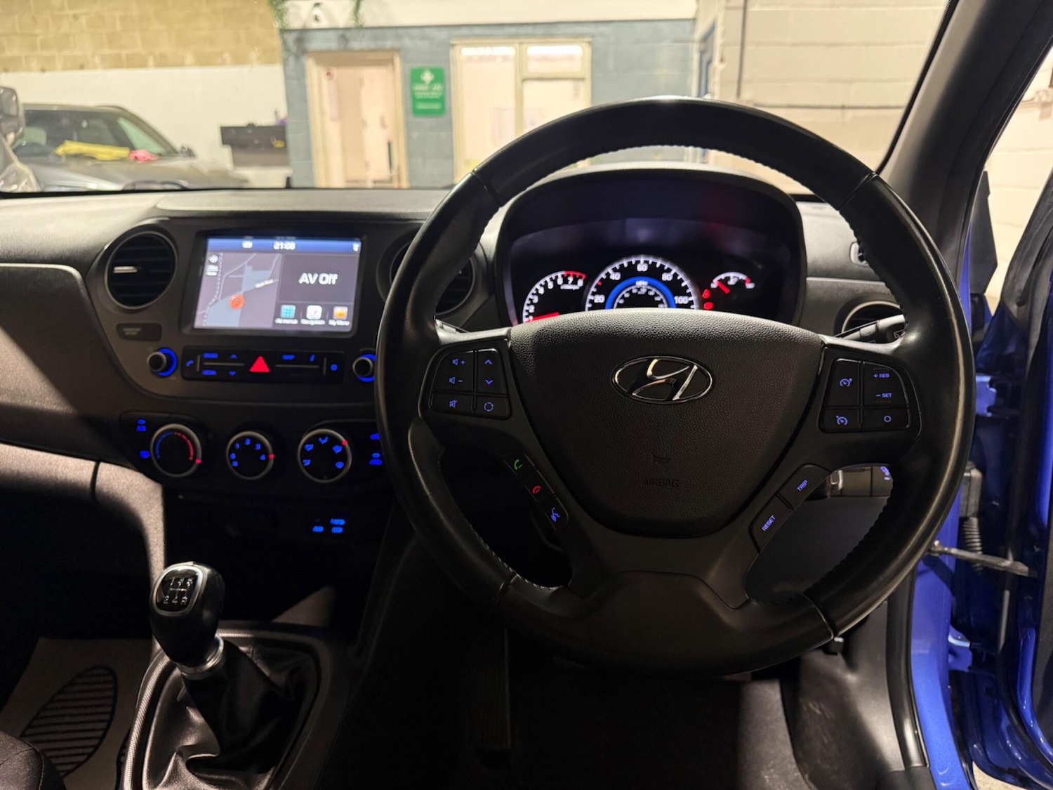 Used Hyundai i10 2018 for sale - 77625934: Photo 18