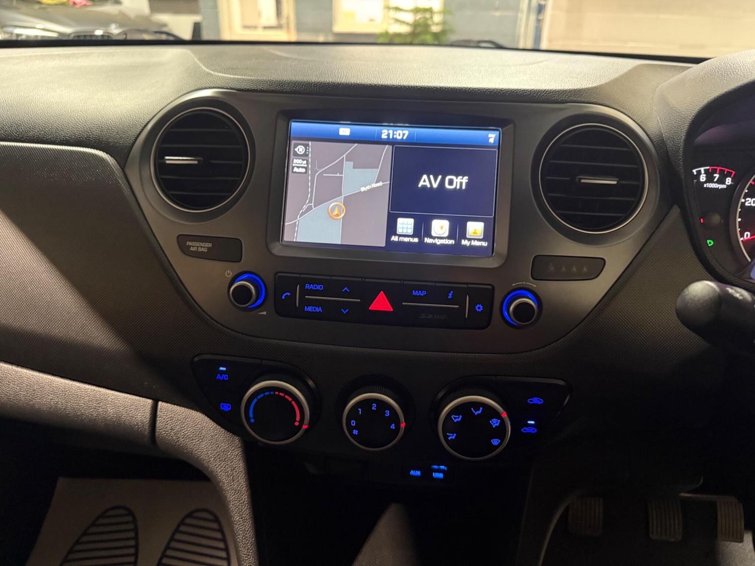 Used Hyundai i10 2018 for sale - 77625934: Photo 22