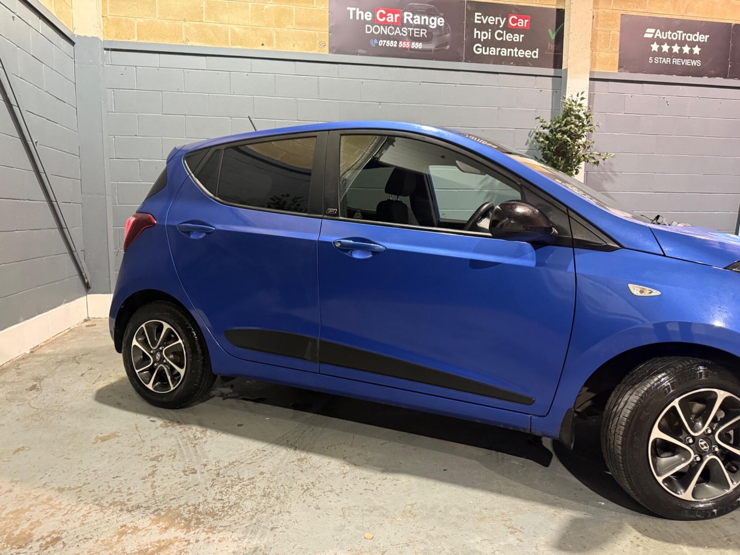Used Hyundai i10 2018 for sale - 77625934: Photo 4