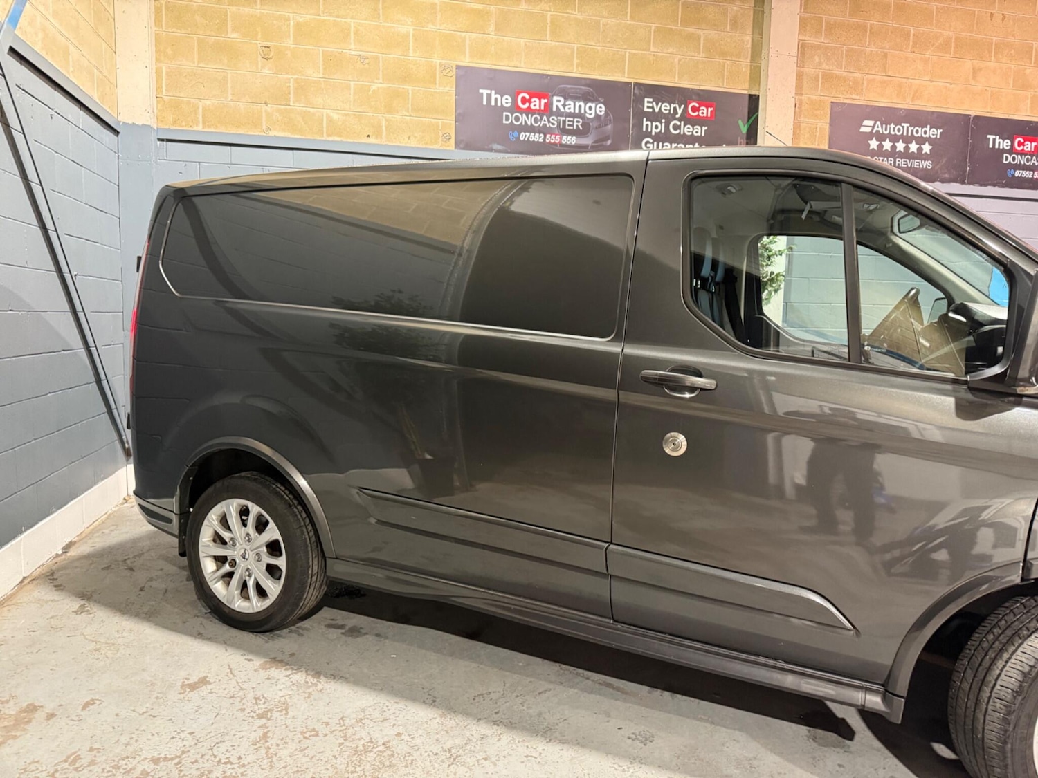 Used Ford Transit Custom 2015 for sale - 77550469: Photo 2