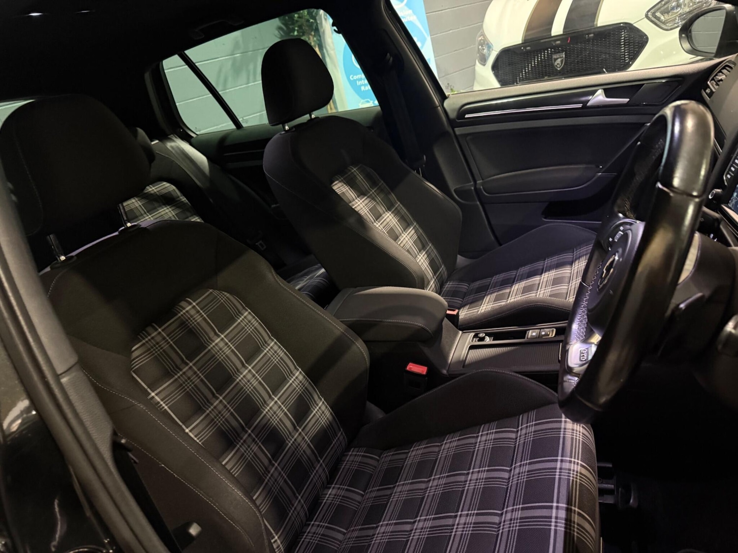 Used Volkswagen Golf 2016 for sale - 77784015: Photo 30