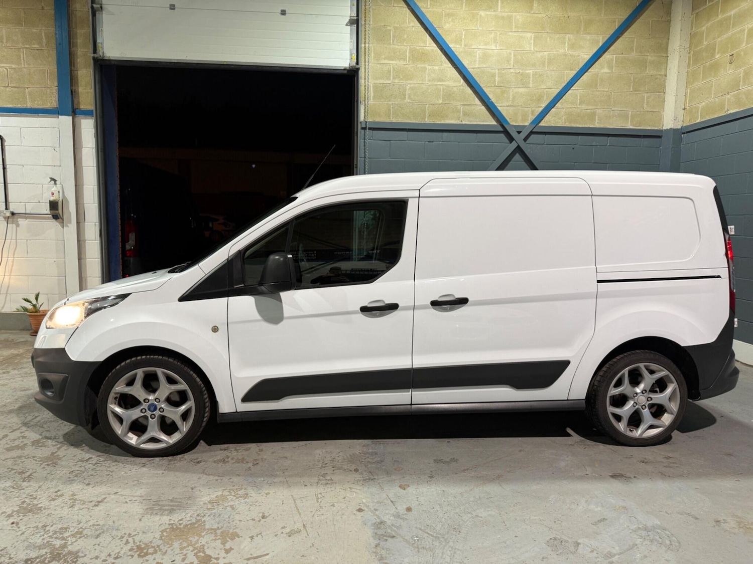 Used Ford Transit Connect 2016 for sale - 77425007: Photo 6