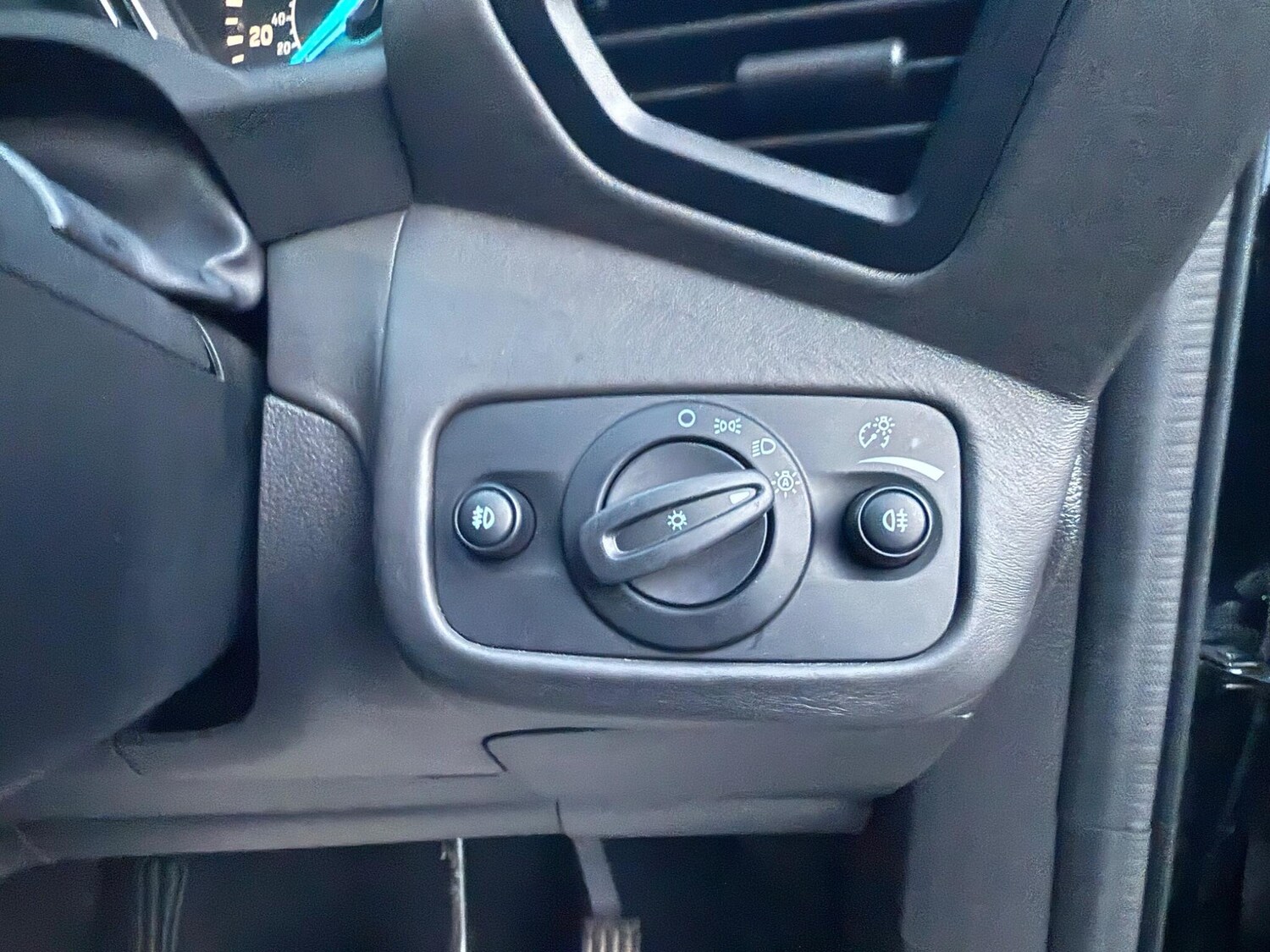 Used Ford Kuga 2016 for sale - 76361502: Photo 29