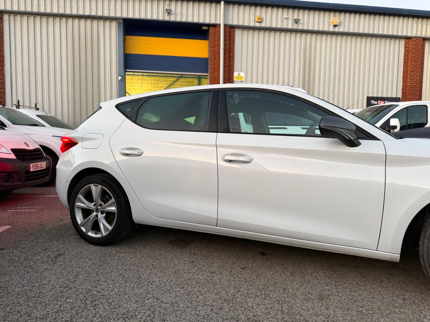 Used SEAT Leon 2021 for sale - 76607852: Photo 2