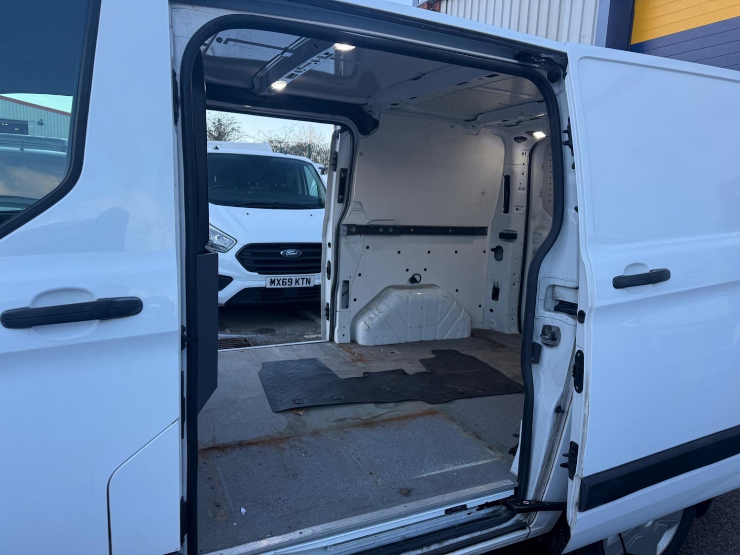 Used Ford Transit Custom 2020 for sale - 77119910: Photo 15