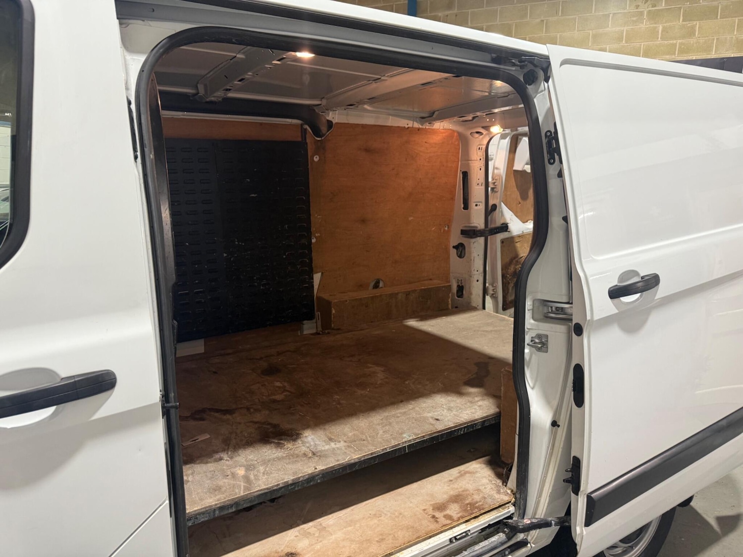 Used Ford Transit Custom 2015 for sale - 77143867: Photo 15