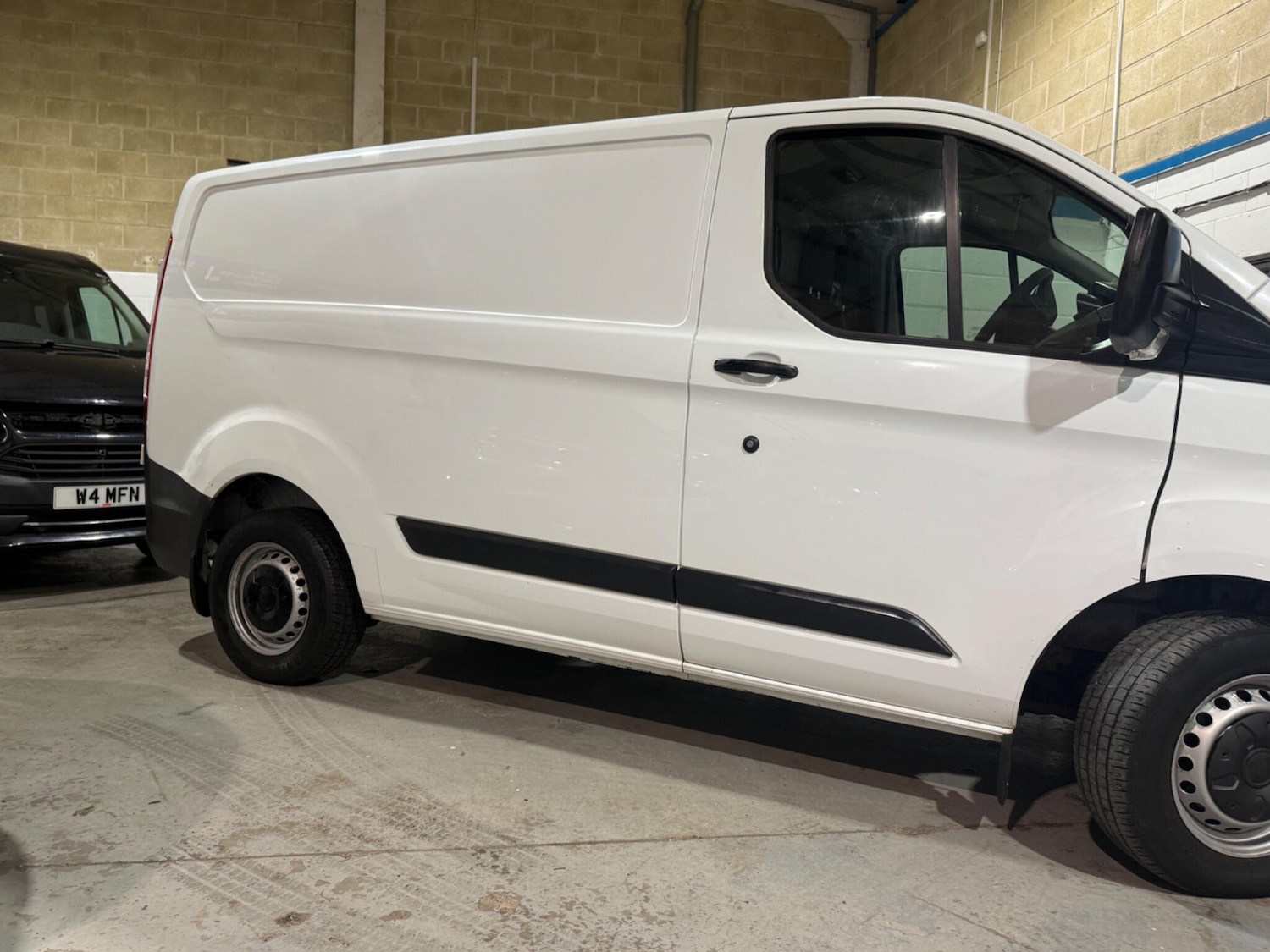 Used Ford Transit Custom 2015 for sale - 77143867: Photo 2