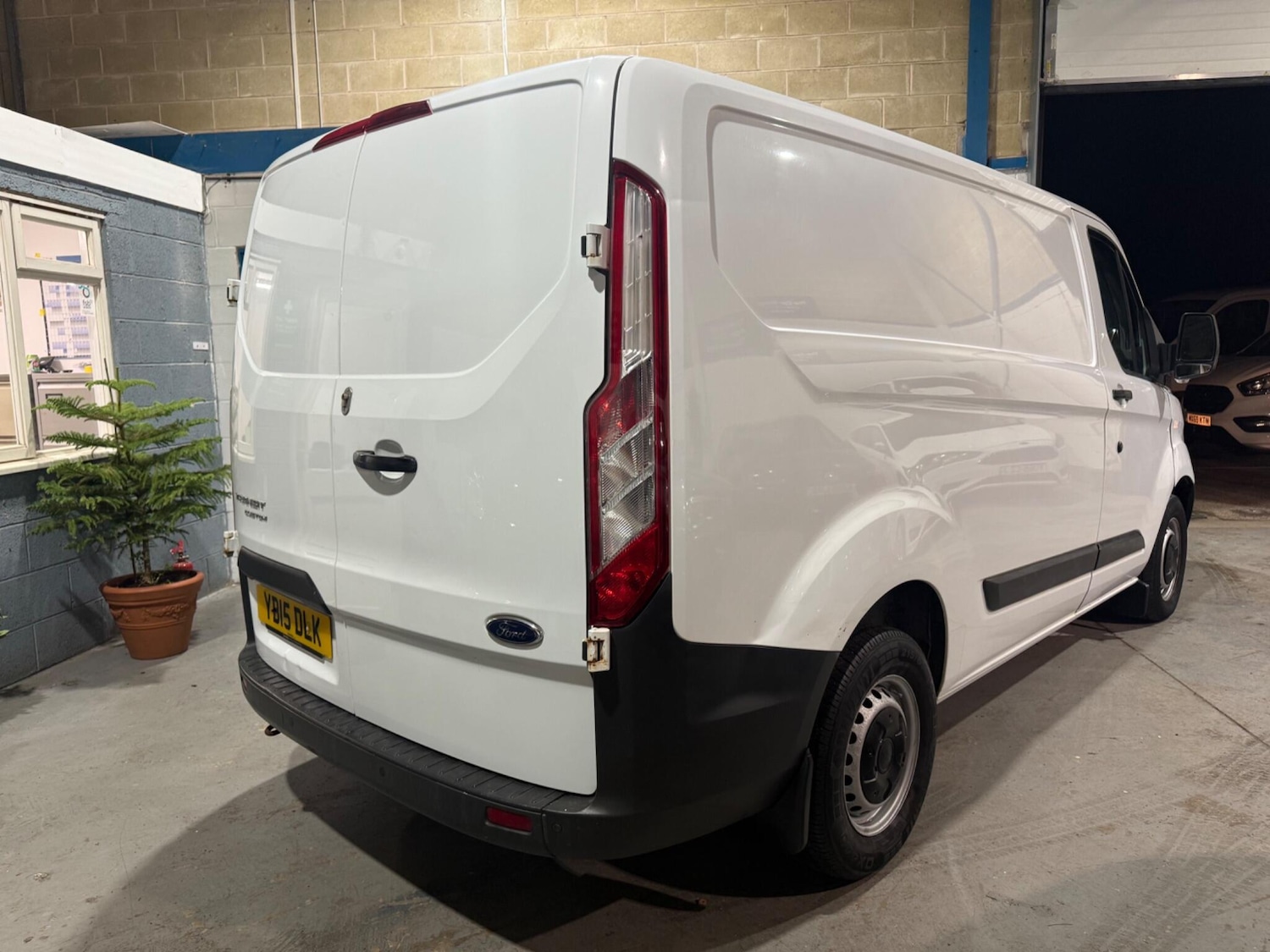 Used Ford Transit Custom 2015 for sale - 77143867: Photo 4