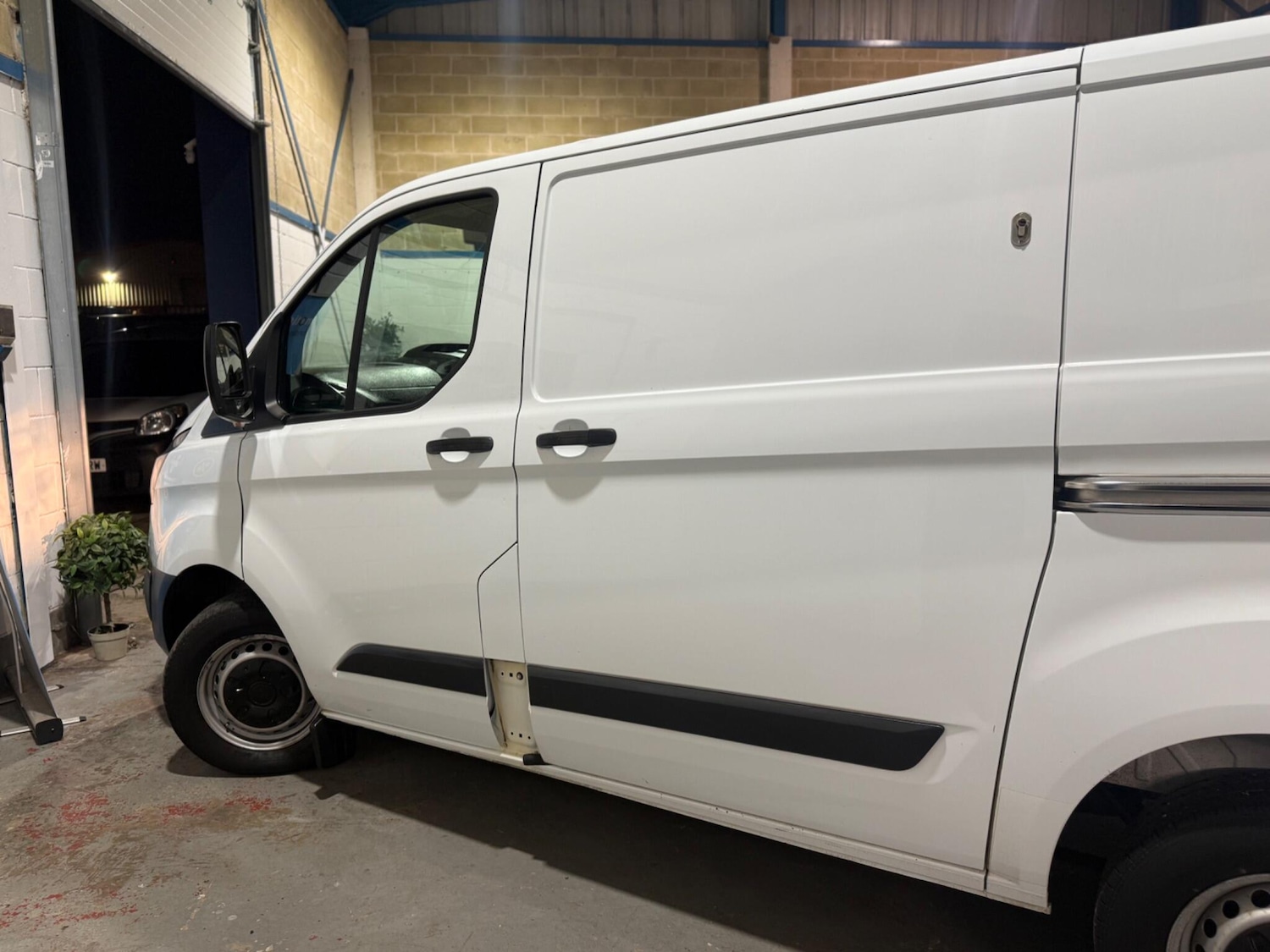 Used Ford Transit Custom 2015 for sale - 77143867: Photo 6