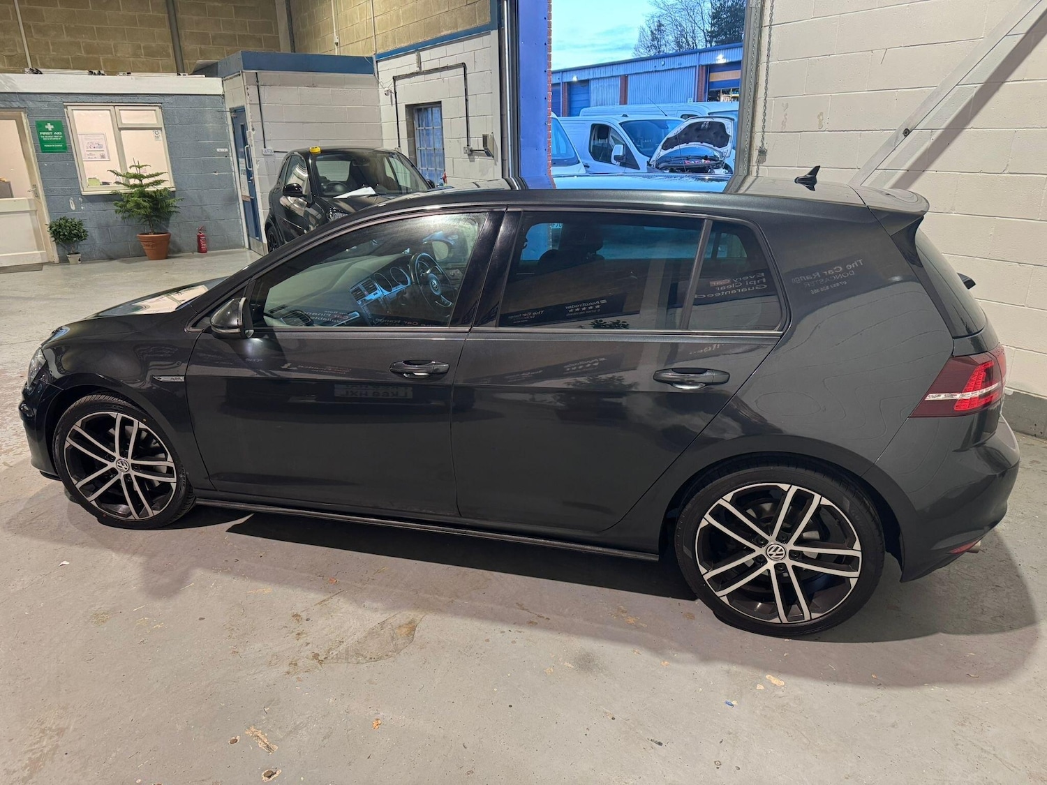 Used Volkswagen Golf for sale - 77074025: Photo 2