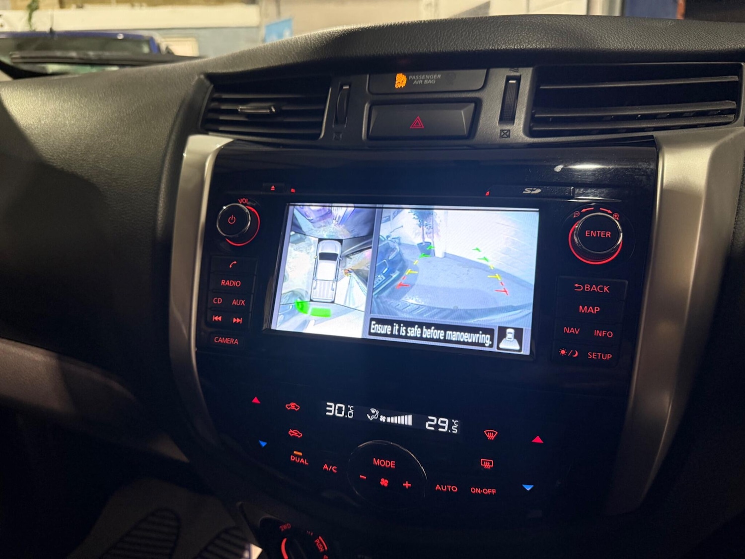 Used Nissan Navara 2018 for sale - 77215682: Photo 41