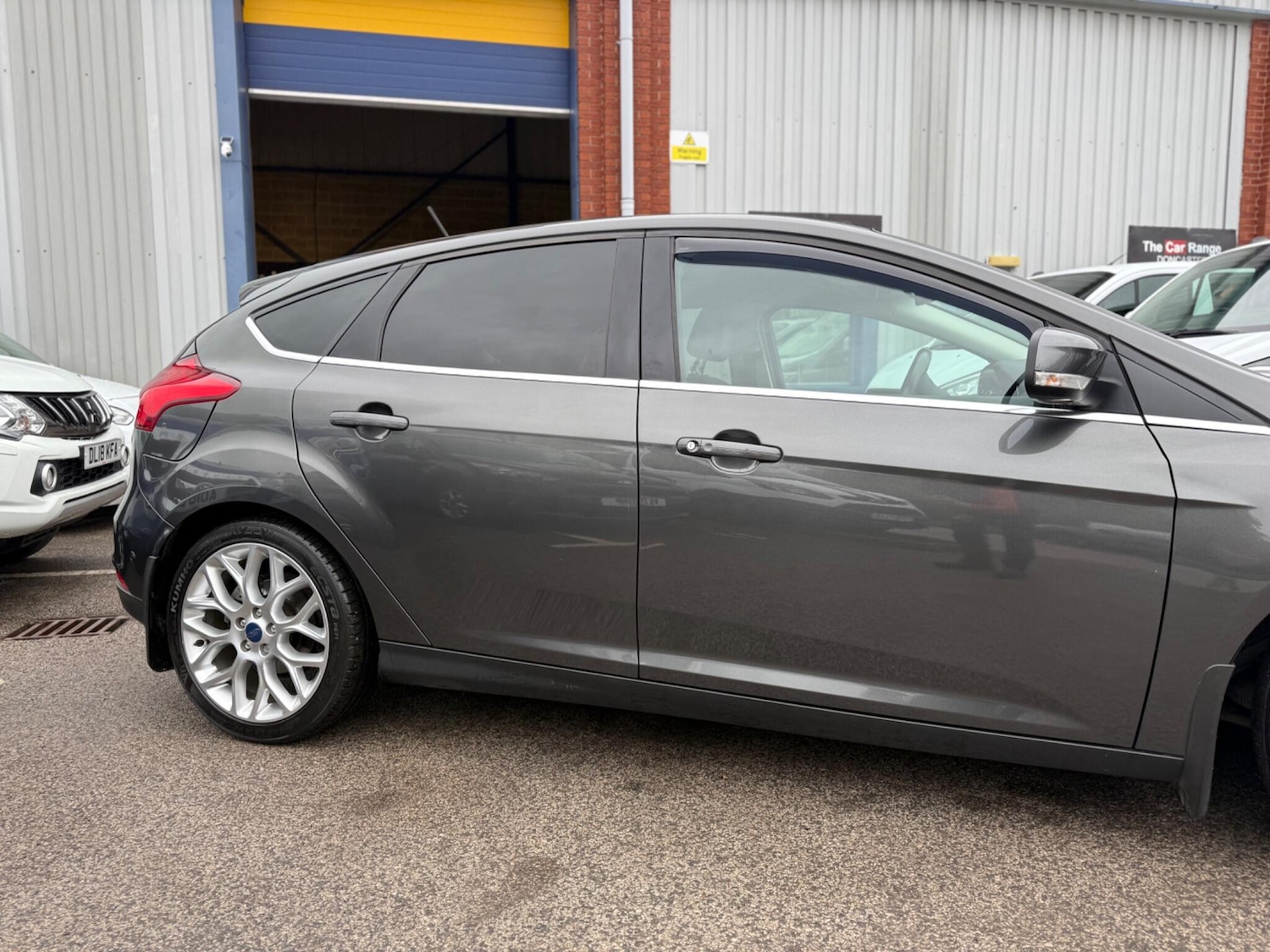 Used Ford Focus 2017 for sale - 76666515: Photo 2