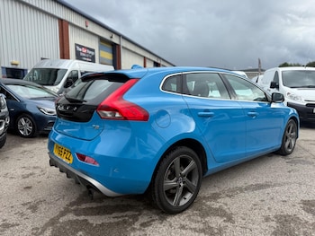 Used Volvo V40 2015 for sale - 75965610: Photo