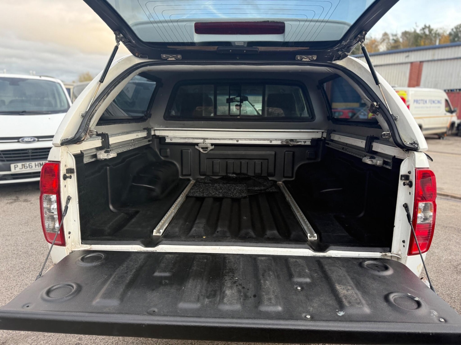 Used Nissan Navara 2014 for sale - 76457507: Photo 15