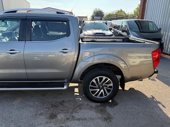 Used Nissan Navara 2017 for sale - 79158122: Photo