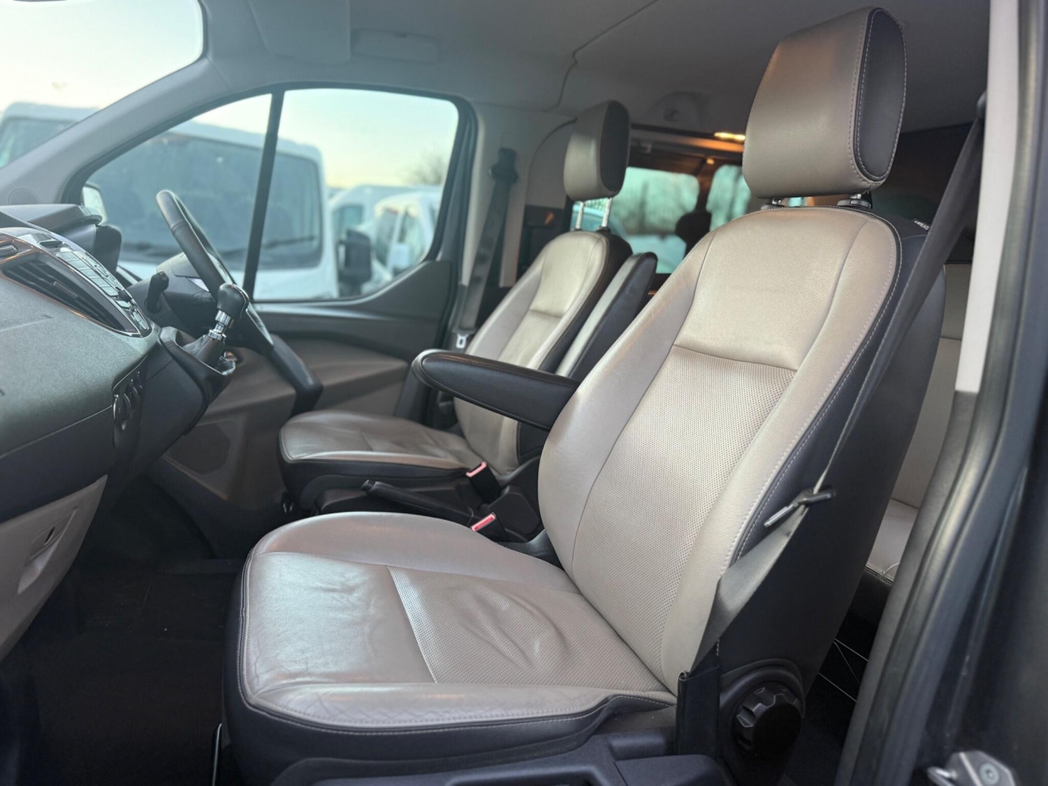 Used Ford Transit Custom 2015 for sale - 77131787: Photo 2