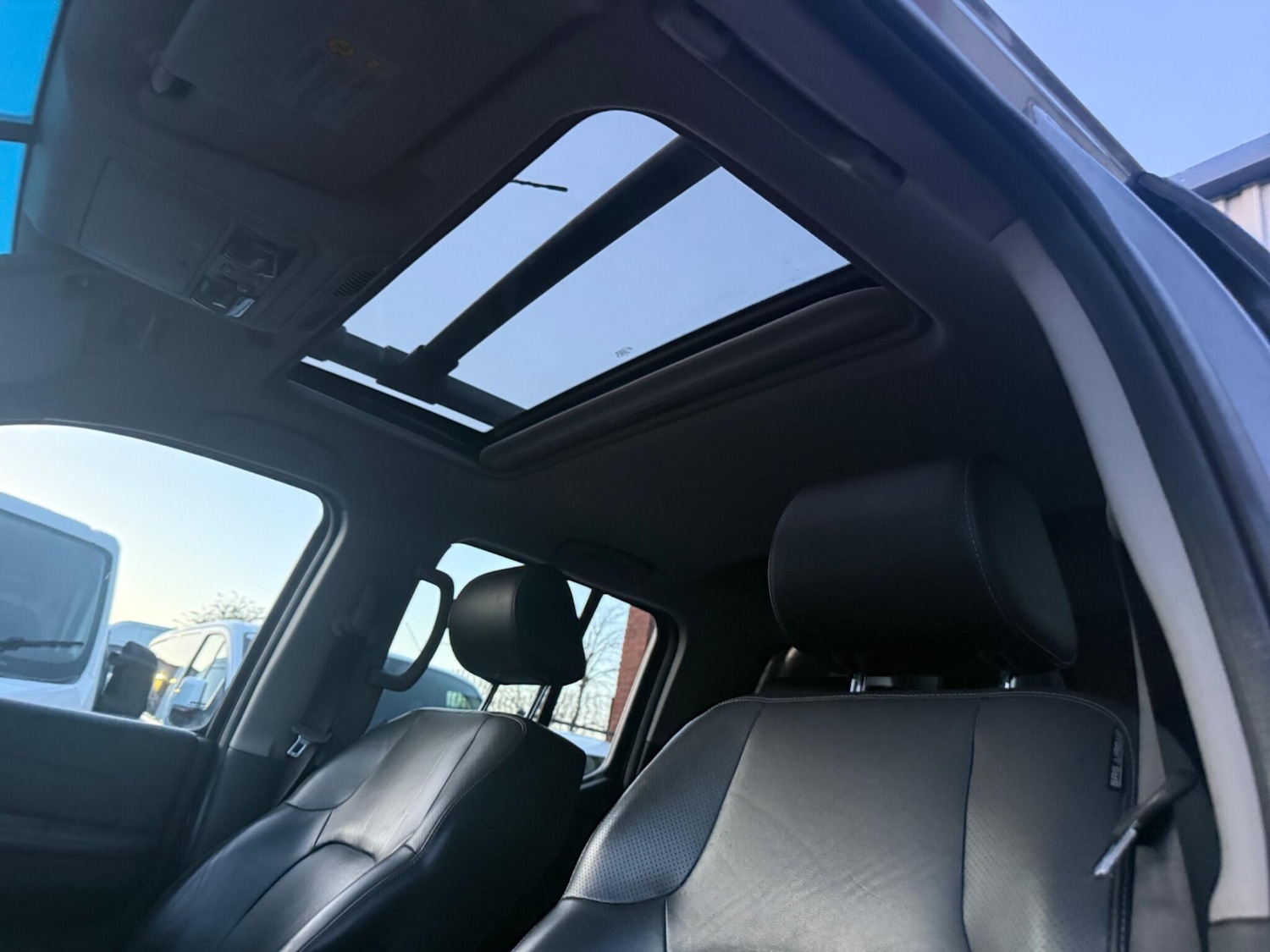 Used Nissan Navara 2012 for sale - 77131132: Photo 15