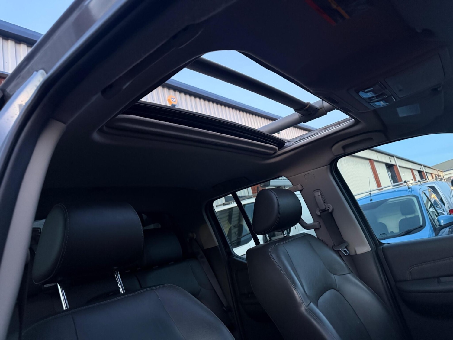 Used Nissan Navara 2012 for sale - 77131132: Photo 24