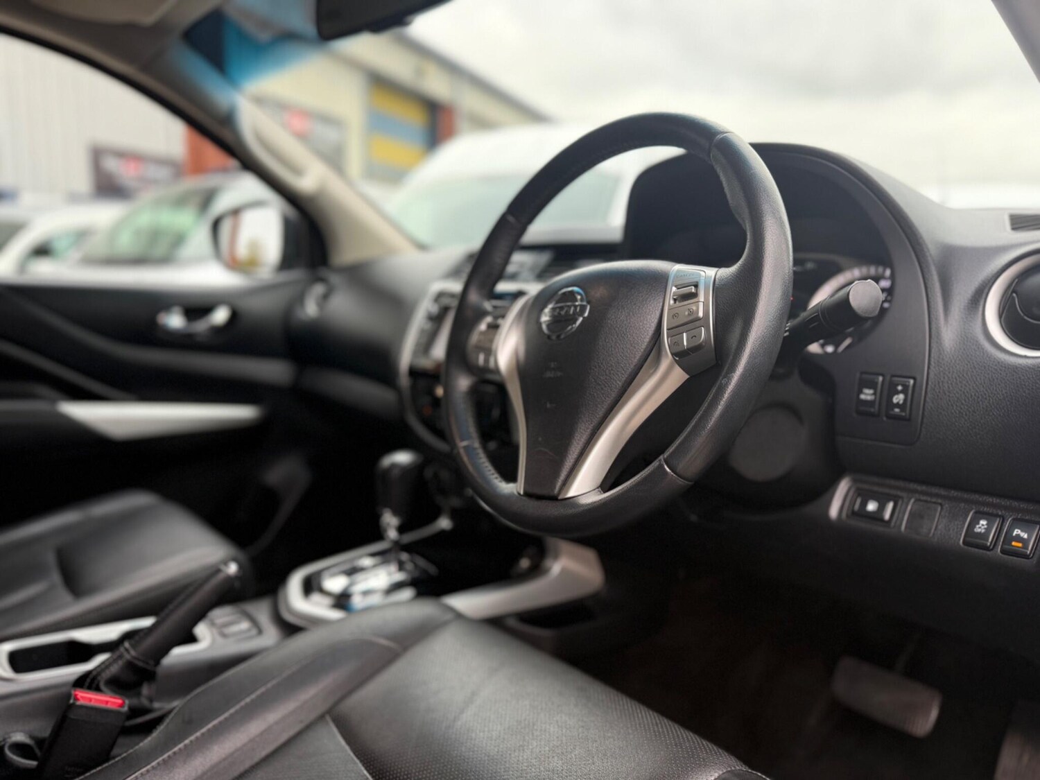 Used Nissan Navara 2017 for sale - 76282824: Photo 18