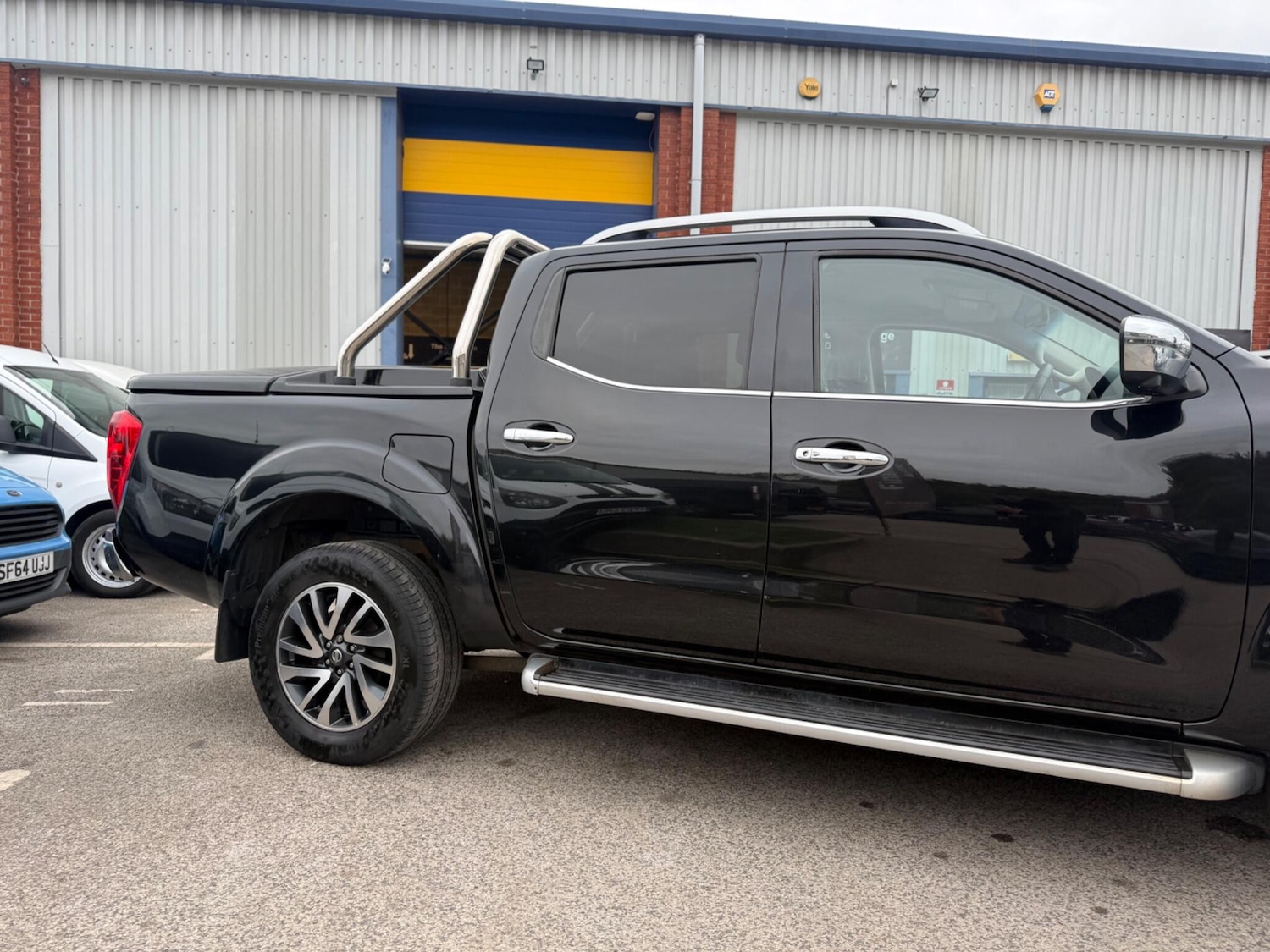 Used Nissan Navara 2017 for sale - 76282824: Photo 2